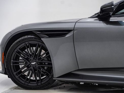 Used 2024 Aston Martin DB12 Convertible RWD image 16