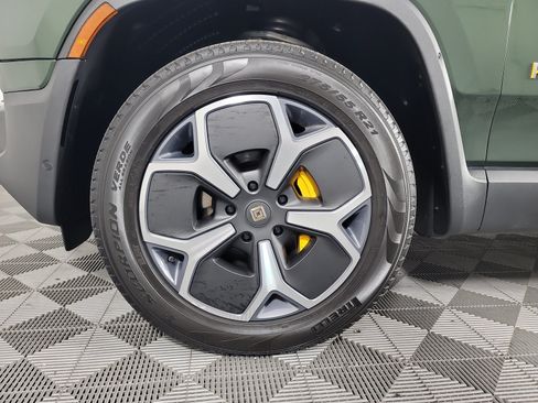 Used 2024 Rivian R1S Adventure AWD/4WD image 9