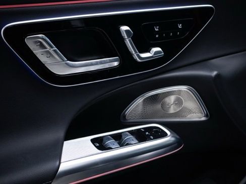 Used 2025 Mercedes-Benz E 450 4MATIC All-Terrain Wagon image 25