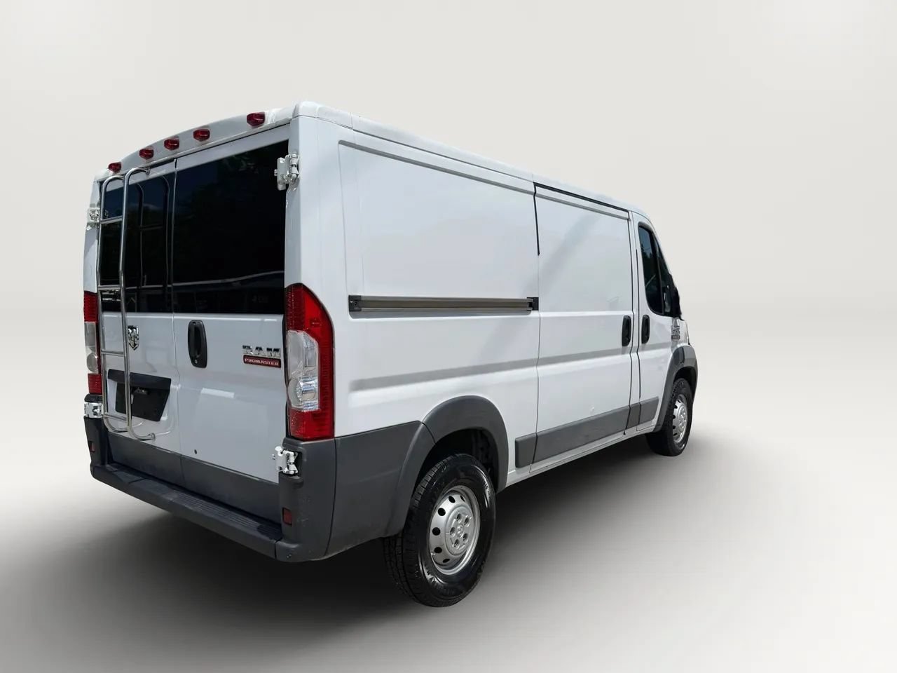 Used 2017 RAM ProMaster 1500 FWD image 3