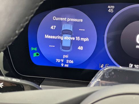 New 2026 Porsche Macan Electric RWD image 32