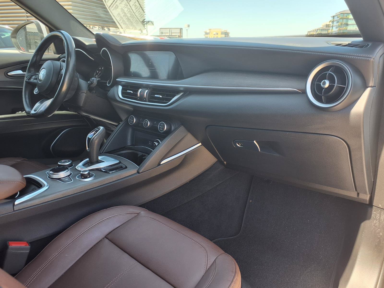 Used 2022 Alfa Romeo Stelvio Ti AWD/4WD image 10
