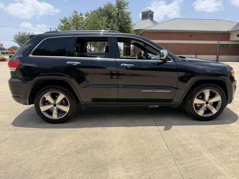 Used 2015 Jeep Grand Cherokee Limited w/ Luxury Group II AWD/4WD image 8