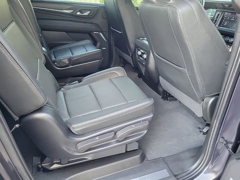 Used 2023 GMC Yukon XL Denali image 14