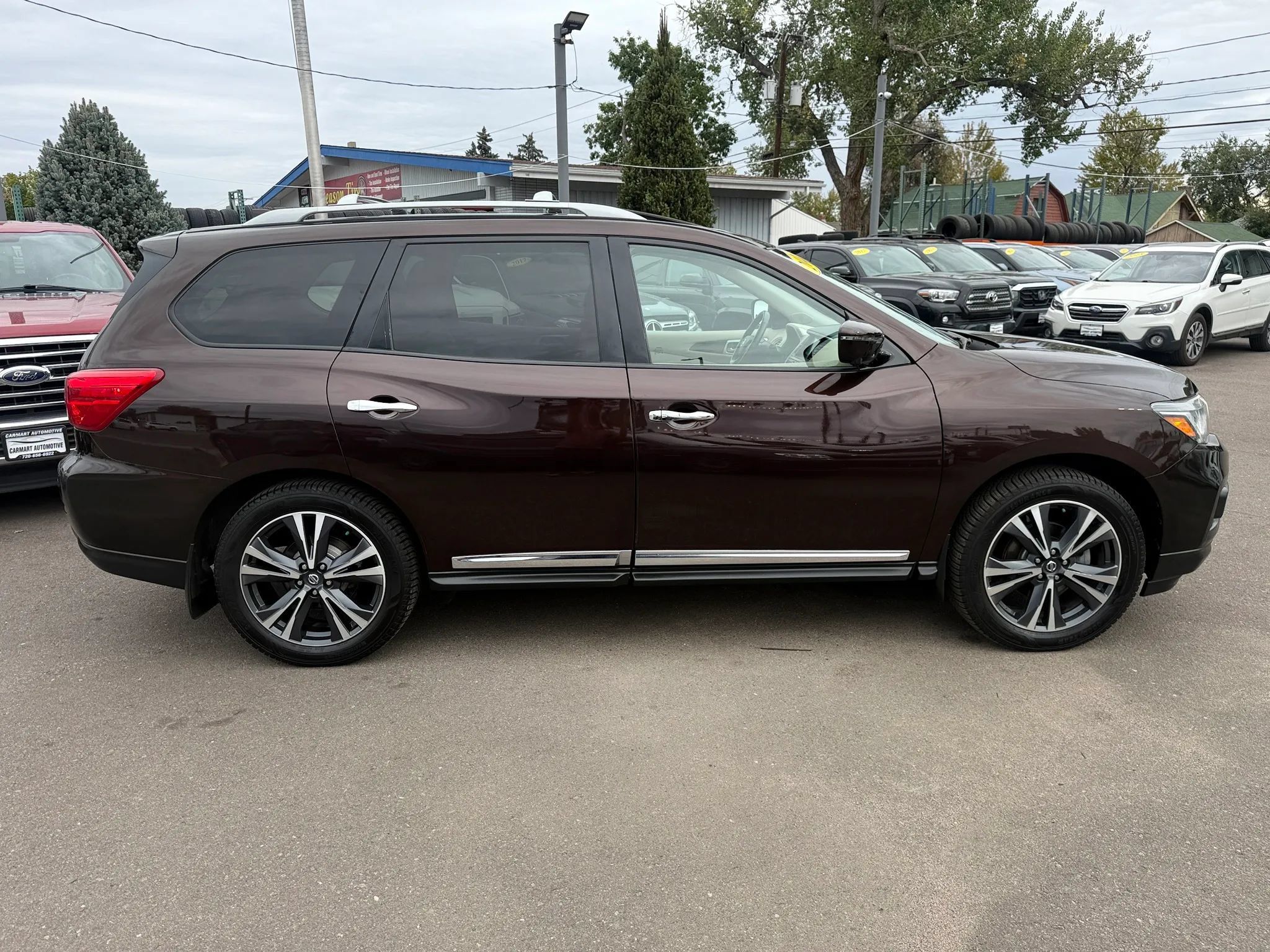 Used 2020 Nissan Pathfinder Platinum AWD/4WD image 10