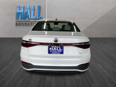 Certified 2025 Volkswagen Jetta SE image 5