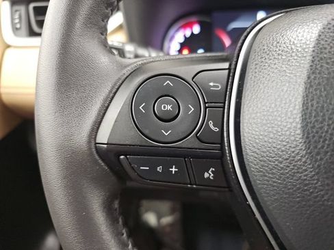 Used 2025 Toyota RAV4 XLE Premium FWD image 19