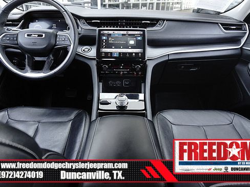 Used 2023 Jeep Grand Cherokee L Limited w/ Black Appearance Package AWD/4WD image 11