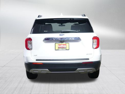 Used 2023 Ford Explorer XLT AWD/4WD image 6