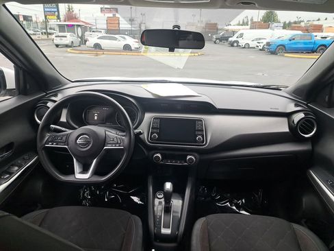 Used 2019 Nissan Kicks SV w/ Exterior Package FWD image 18