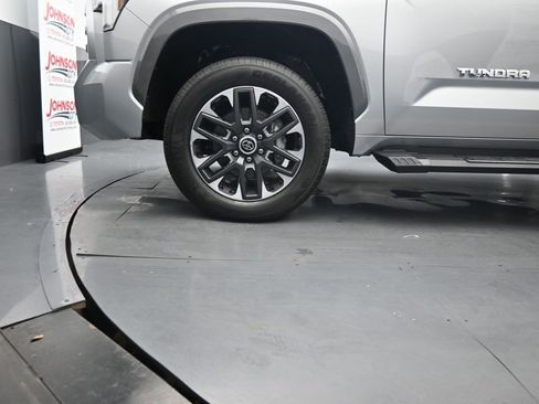 Used 2024 Toyota Tundra Limited AWD/4WD image 15
