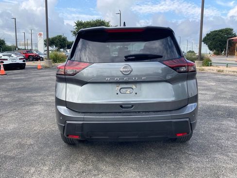 Used 2024 Nissan Rogue S FWD image 6