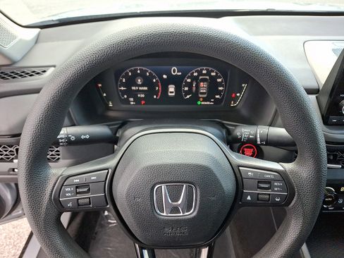 Used 2023 Honda Accord EX image 19