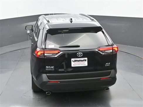 Used 2025 Toyota RAV4 XLE image 29