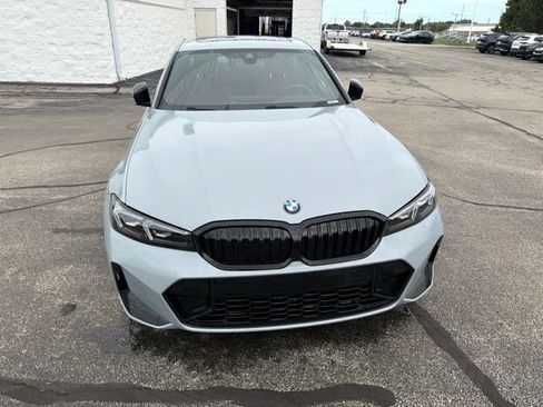 Used 2023 BMW 330i xDrive Sedan w/ M Sport Package AWD/4WD image 4