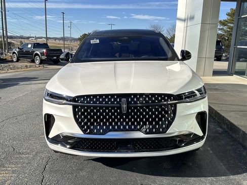 New 2026 Lincoln Nautilus Reserve image 2