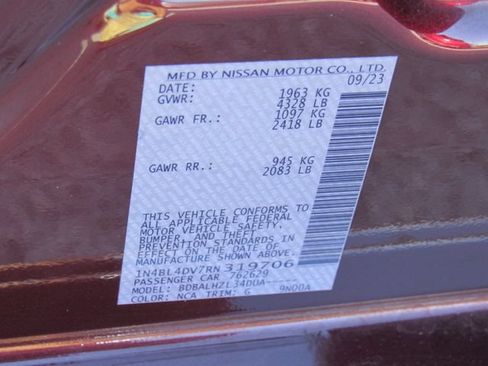 Used 2024 Nissan Altima 2.5 SV FWD image 21