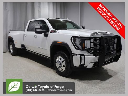 Used 2024 GMC Sierra 3500 Denali w/ Denali Reserve Package AWD/4WD image 1