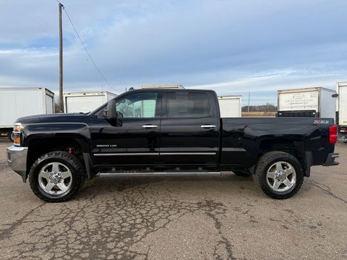Used 2015 Chevrolet Silverado 2500 LTZ w/ Duramax Plus Package image 4