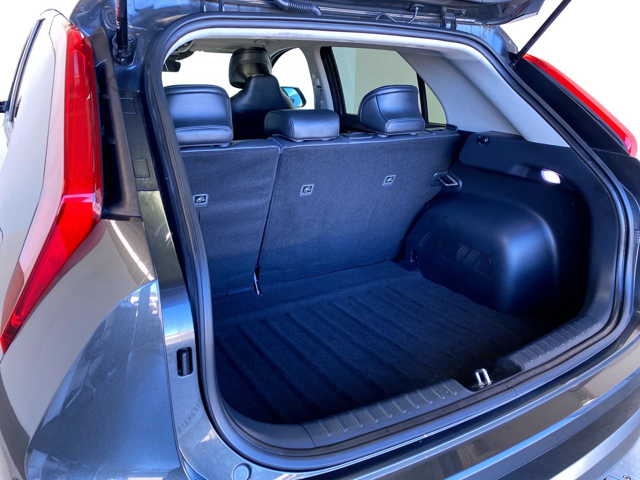 Certified 2023 Kia Niro EX Touring FWD image 15