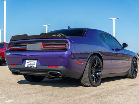 Used 2016 Dodge Challenger SRT Hellcat image 7