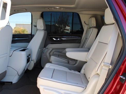 Used 2021 GMC Yukon Denali w/ LPO, Illumination Package image 18