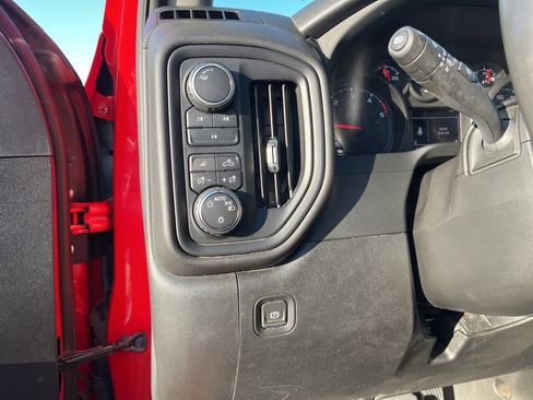 Used 2024 Chevrolet Silverado 2500 Custom w/ Custom Value Package image 18