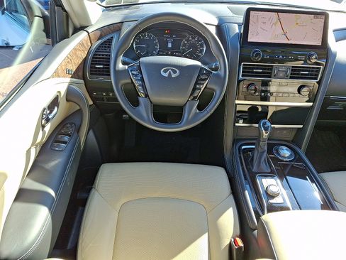 Certified 2024 INFINITI QX80 Premium Select w/ All-Season Package image 12