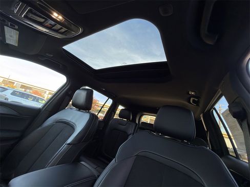 New 2025 Jeep Grand Cherokee Altitude image 20