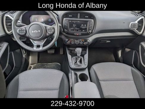 Used 2025 Kia Soul LX FWD image 10