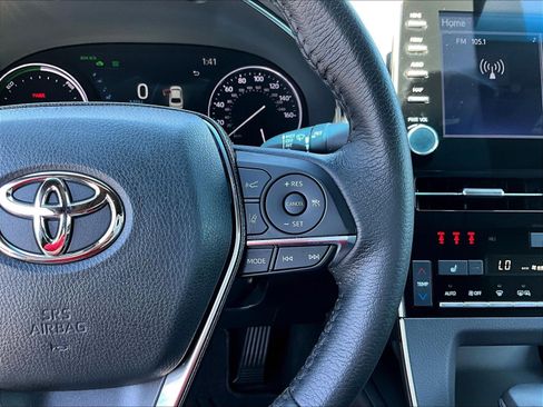Used 2021 Toyota Avalon XLE w/ Moonroof Package FWD image 12