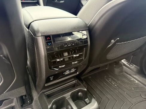 Used 2023 Jeep Grand Cherokee L Laredo AWD/4WD image 17