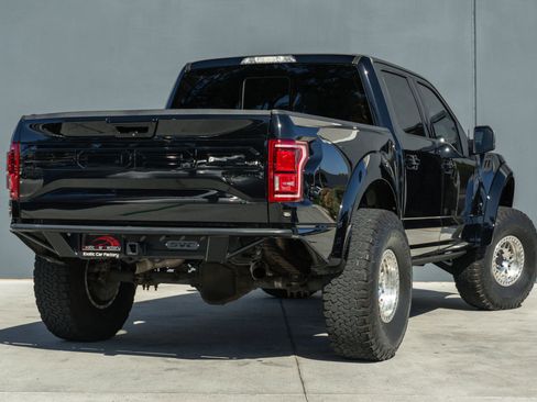 Used 2017 Ford F150 Raptor w/ Equipment Group 802A Luxury image 16