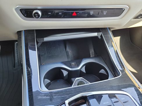 Used 2025 BMW X7 M60i AWD/4WD image 43