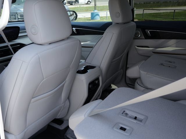 New 2026 Buick Enclave Avenir w/ Super Cruise Package AWD/4WD image 14