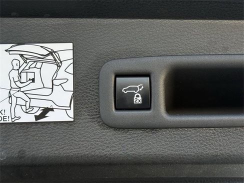 Used 2023 Toyota Sienna XSE w/ XSE Plus Package image 37