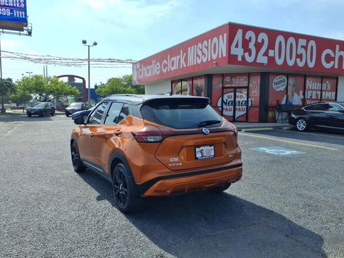 Used 2021 Nissan Kicks SR FWD image 3