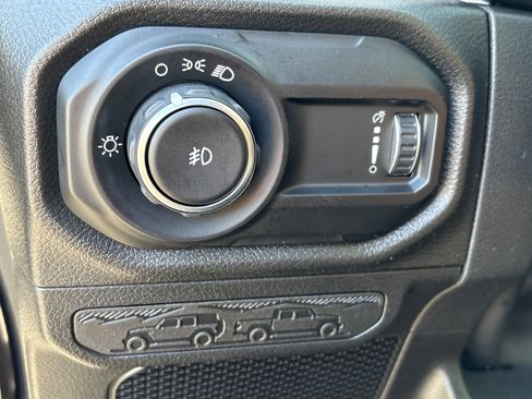 Used 2025 Jeep Wrangler Sport image 32