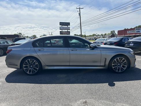 Used 2021 BMW 750i xDrive w/ Autobahn Package AWD/4WD image 4