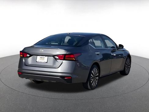 Used 2025 Nissan Altima 2.5 SV image 14