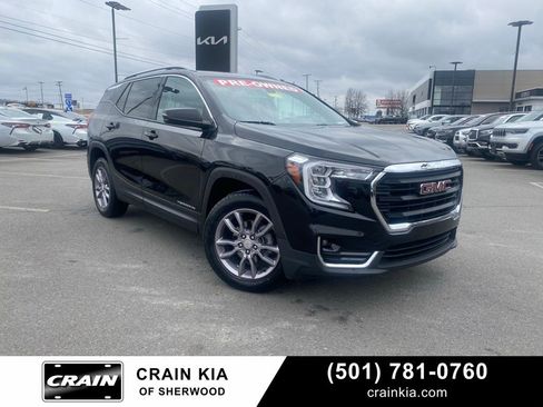 Used 2024 GMC Terrain SLT image 1