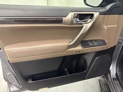 Used 2020 Lexus GX 460 Premium w/ Premium Package AWD/4WD image 19