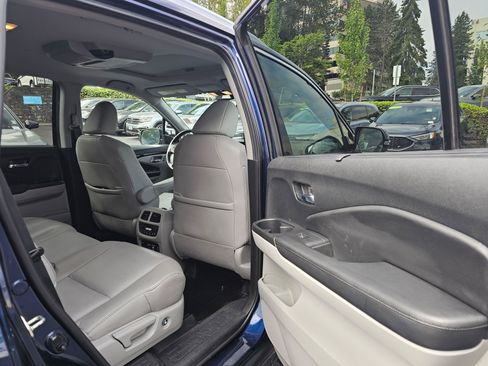 Used 2020 Honda Pilot Touring image 14