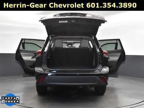 Used 2023 Toyota Highlander XLE image 56