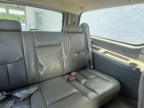 Used 2004 GMC Yukon XL Denali AWD/4WD image 10