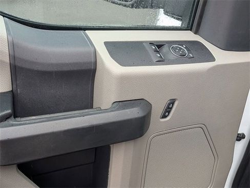 Used 2022 Ford F250 XL w/ Power Equipment Group image 13