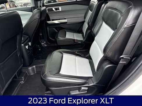 Used 2023 Ford Explorer XLT w/ Equipment Group 202A AWD/4WD image 15