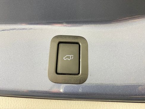 Certified 2019 Toyota Highlander Limited image 32