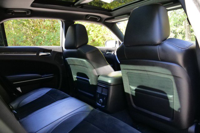 Used 2012 Chrysler 300 SRT8 w/ 19-Premium Speaker Group RWD image 44