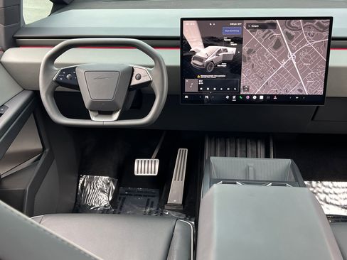 Used 2024 Tesla Cybertruck AWD Crew Cab image 18